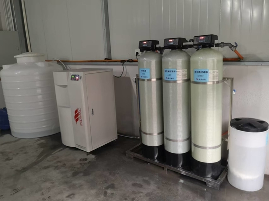 อัตโนมัติ 220v / 50hz เครื่องน้ํา Deionized ด้วยวิธีการทําความสะอาดยอนแลกเปลี่ยน